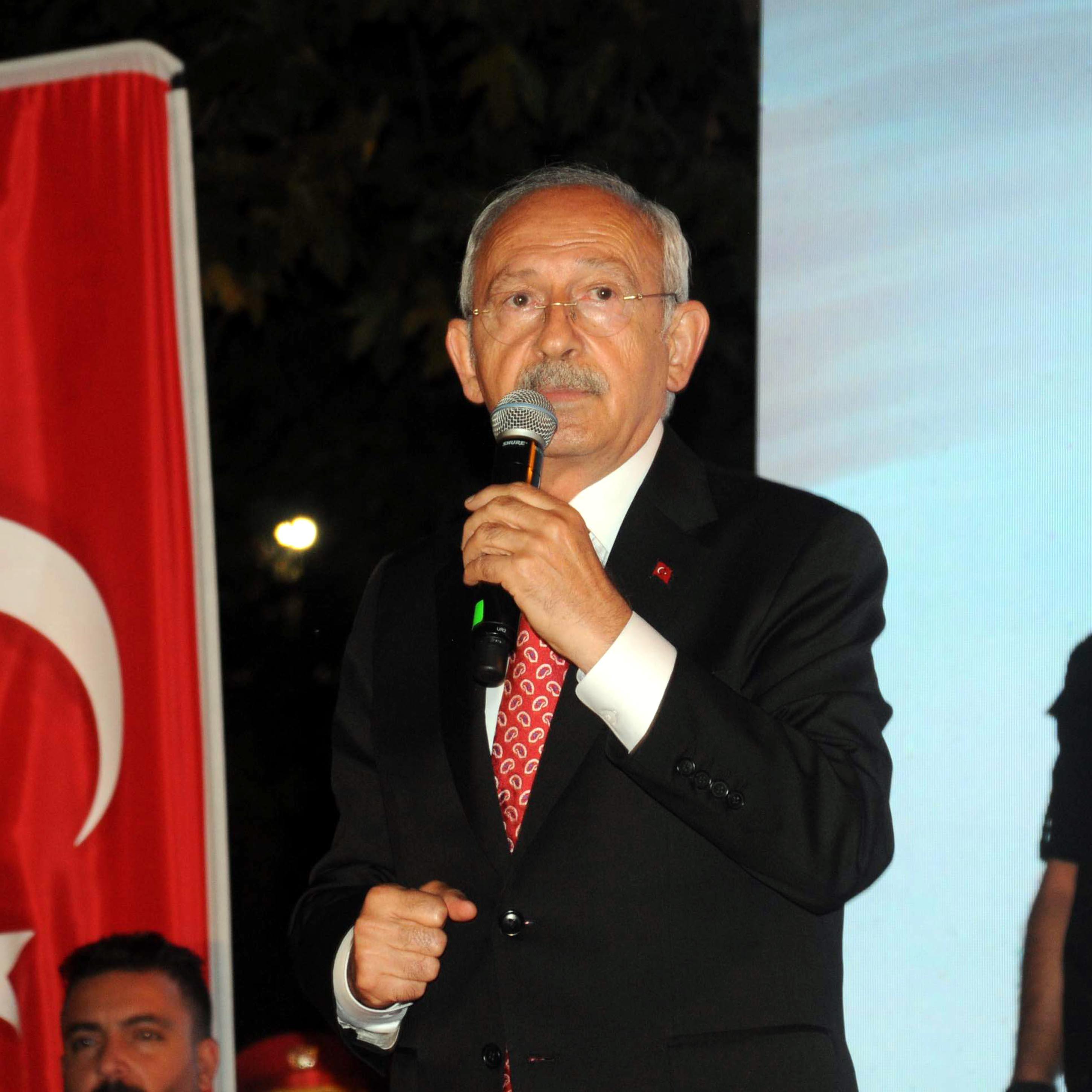 AK Parti'den K�l��daro�lu'na 'fi�leme' tepkisi: Bu su� de�il mi?