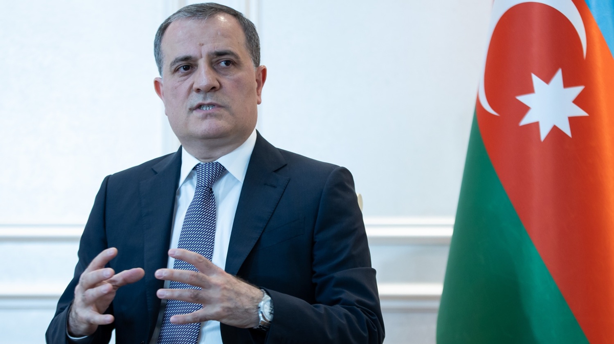 Azerbaycan Dileri Bakan Bayramov: Herkesten nce Ermenistan'n kendisine fayda vermeyecek