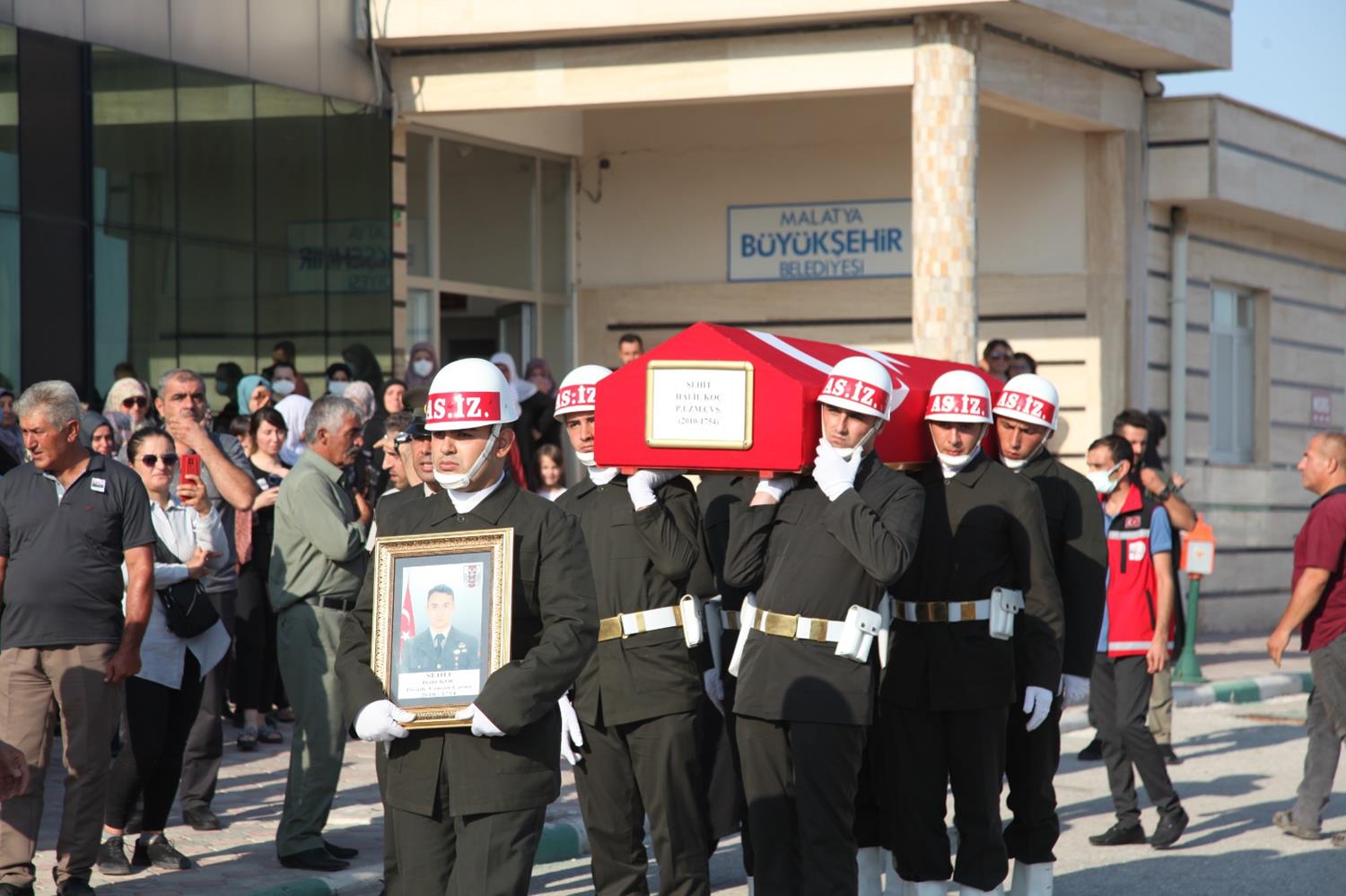 �ehit Uzman �avu� Halil Ko�, Malatya'da topra�a verildi