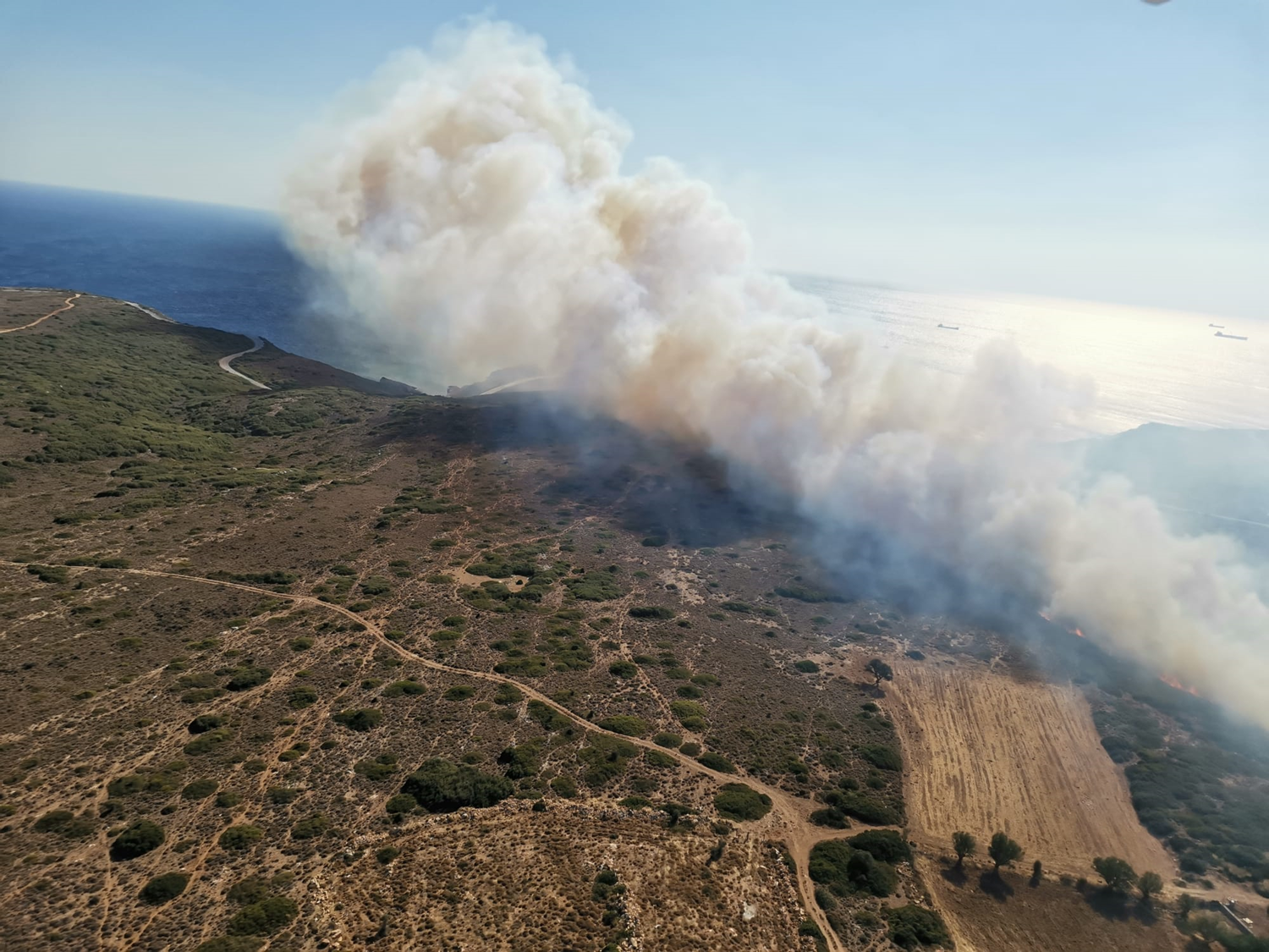 Bozcaada'da ��kan yang�n kontrol alt�na al�nd�