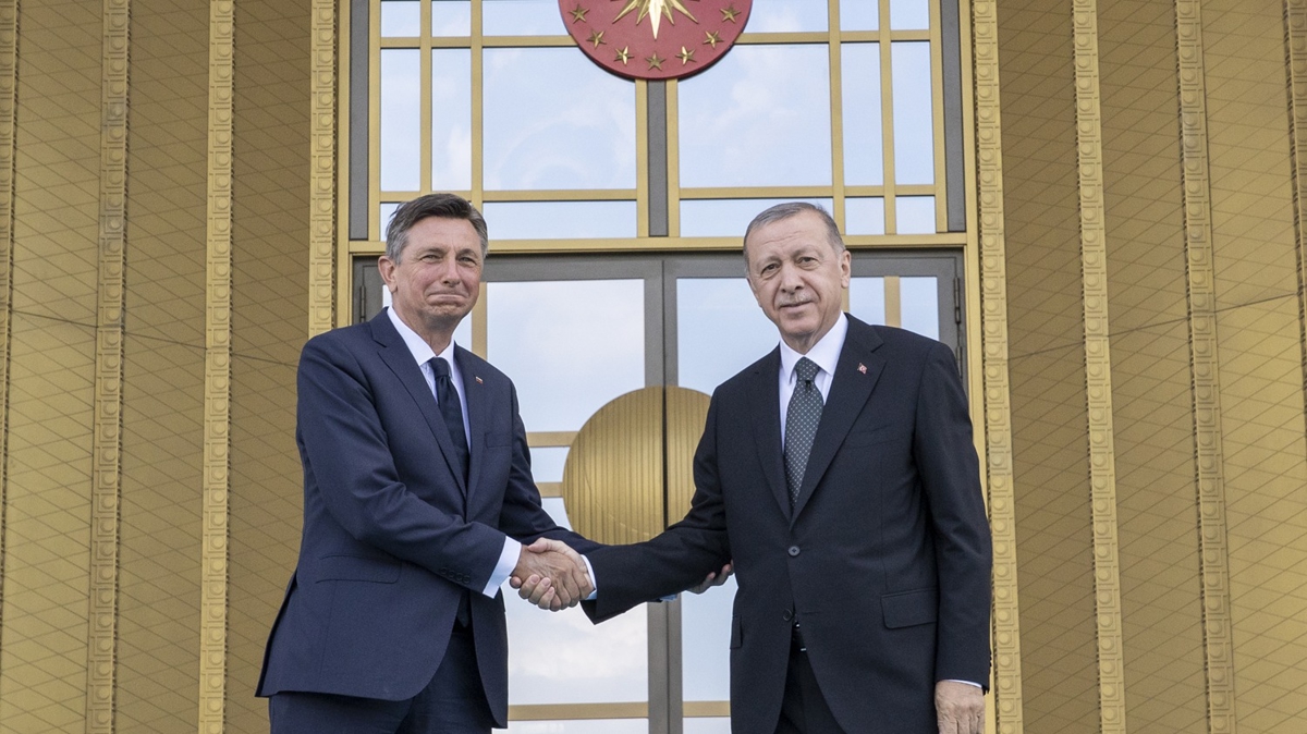Cumhurbakan Erdoan, Slovenya Cumhurbakan Pahor'u resmi trenle karlad