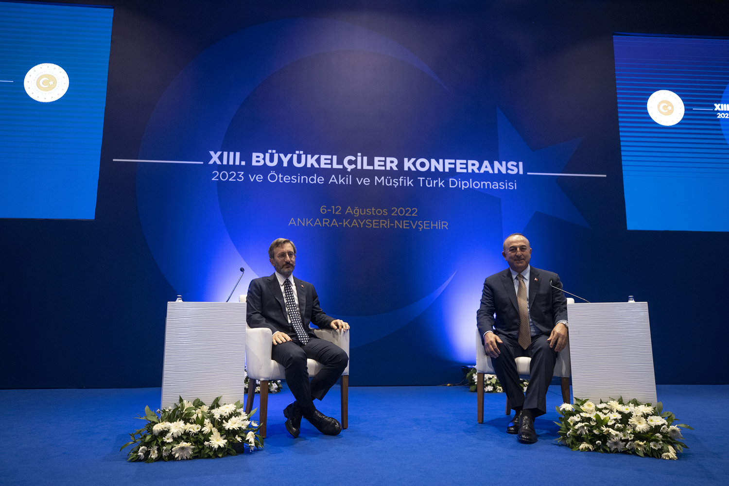 Bakan �avu�o�lu, 'T�rkiye' markas�n�n g��lendirilmesi i�in �leti�im Ba�kanl���yla �al��t�klar�n� belirtti