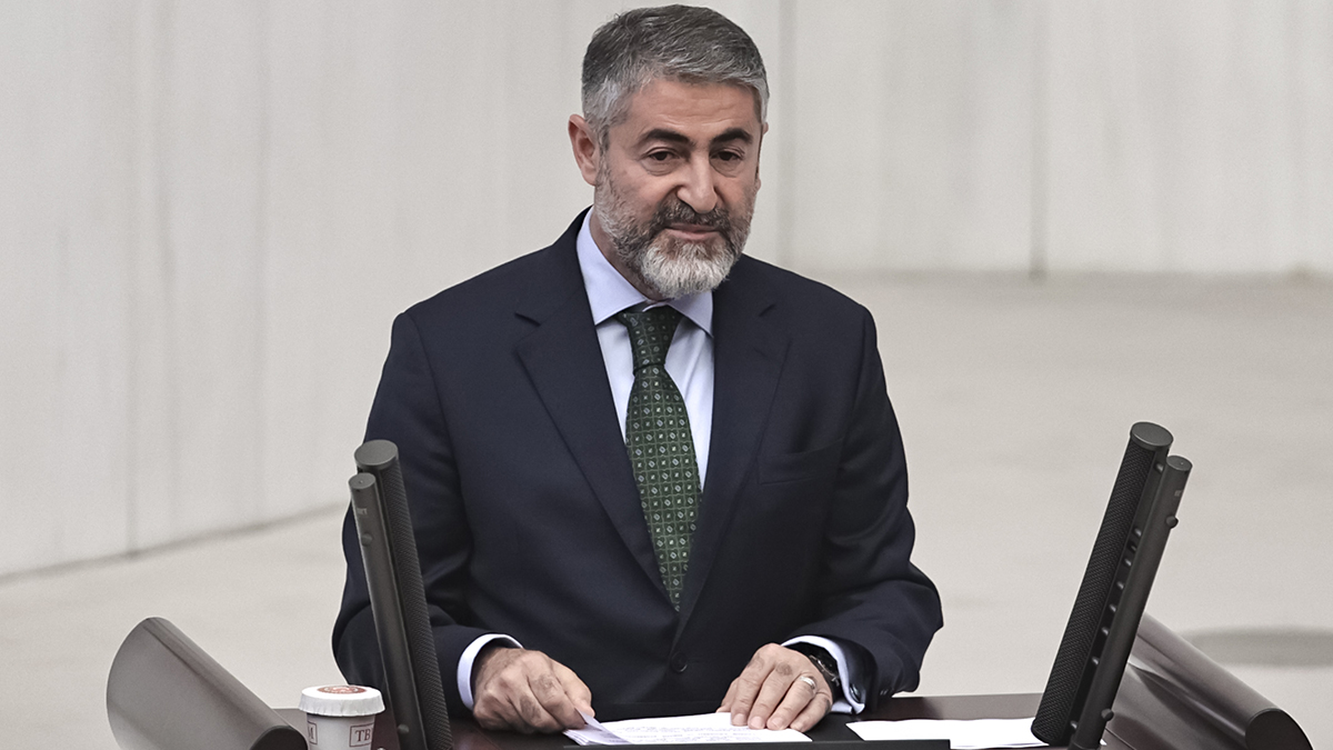 Bakan Nebati'den CHP'li �ztrak'a tablolu cevap: Hi� �a��rm�yoruz!