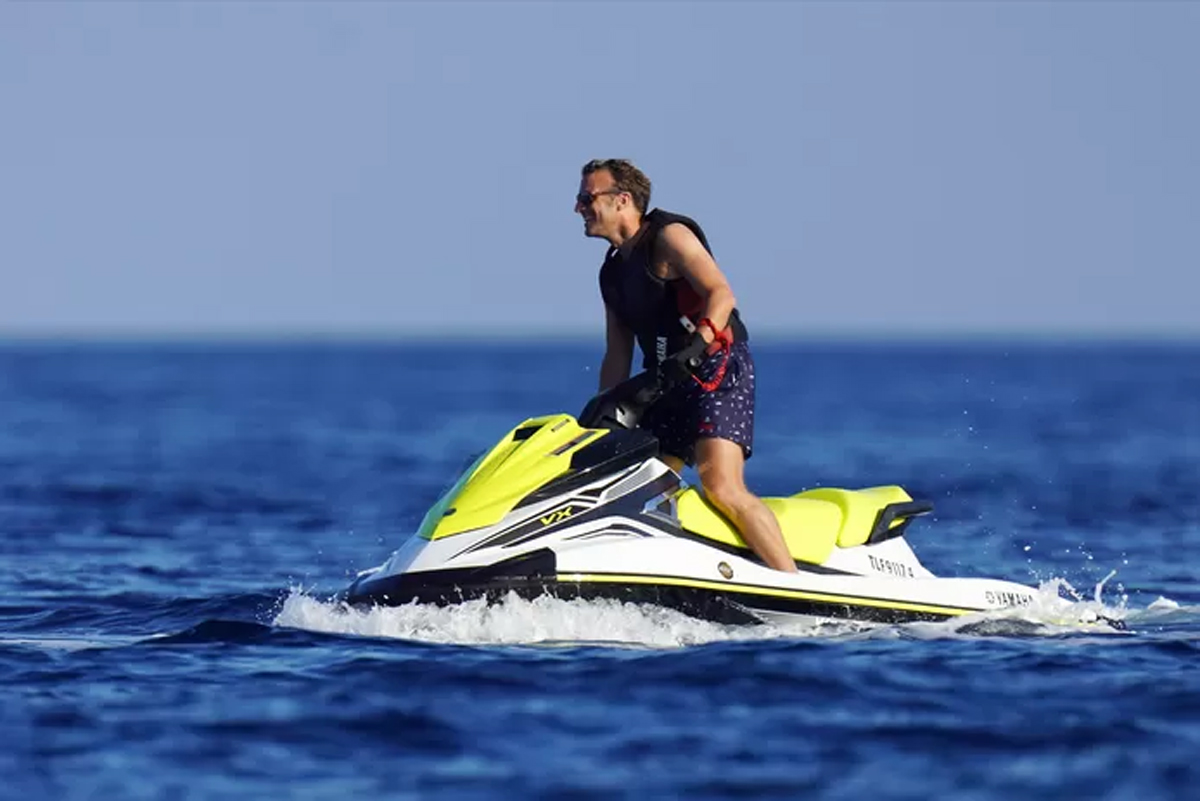 Fransa'da �evreci vekillerden Macron'a 'jetski' tepkisi!