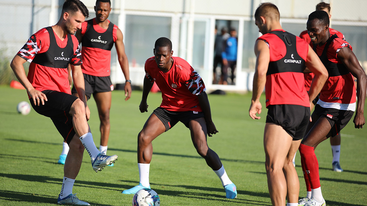 Sivasspor'da Kader Keita i�in karar verildi