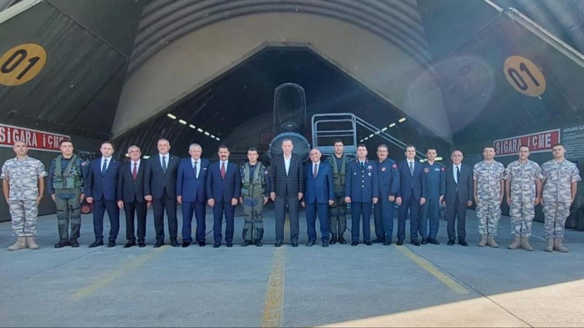 Cumhurbakan Erdoan'dan sava ua pilotlaryla hatra fotoraf