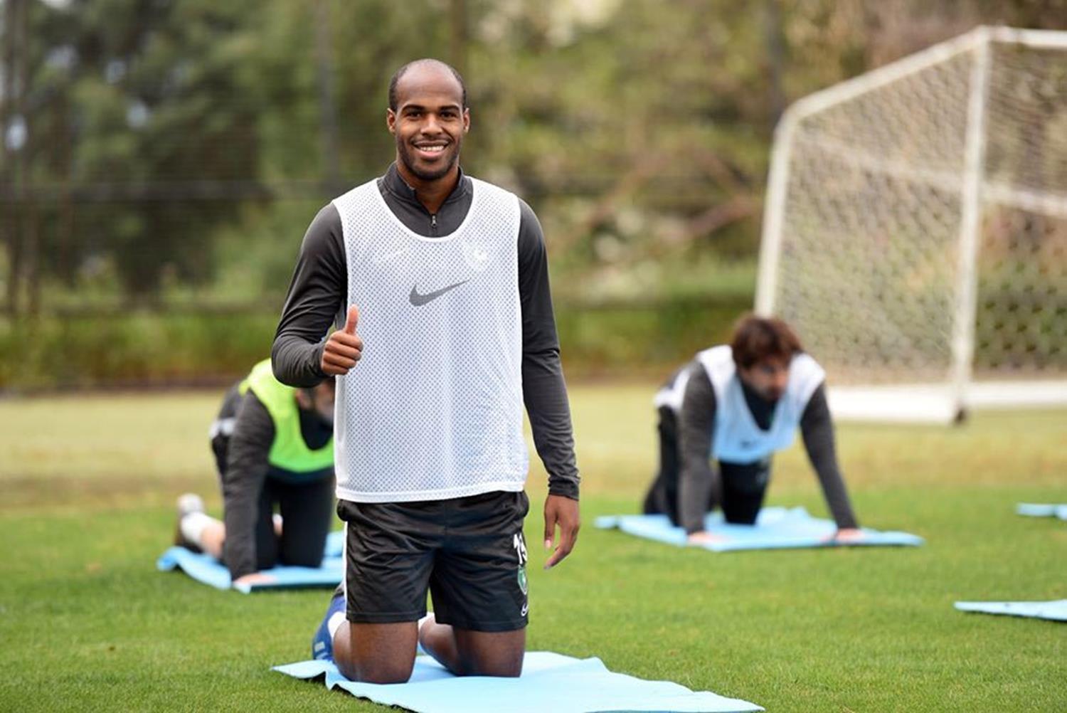 Eski Denizlisporlu Oscar Estupinan, Hull City'yi s�rtl�yor