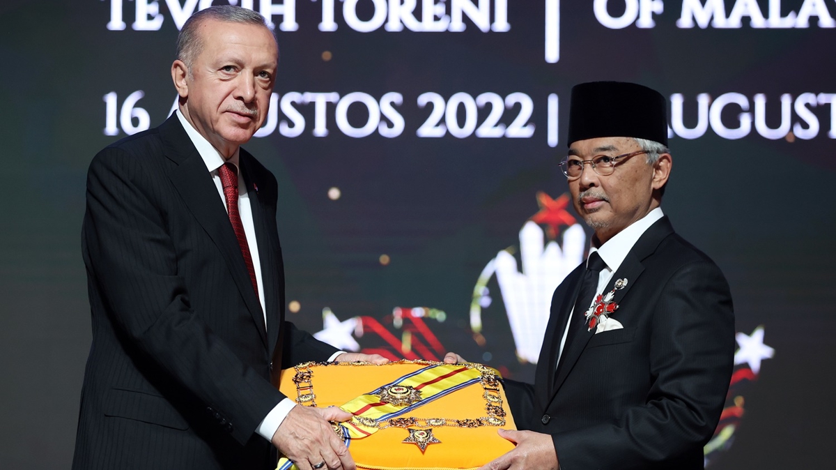 Cumhurbakan Erdoan, Malezya Kral Abdullah ah ile Devlet Nian Tevcih Treni'ne katld 