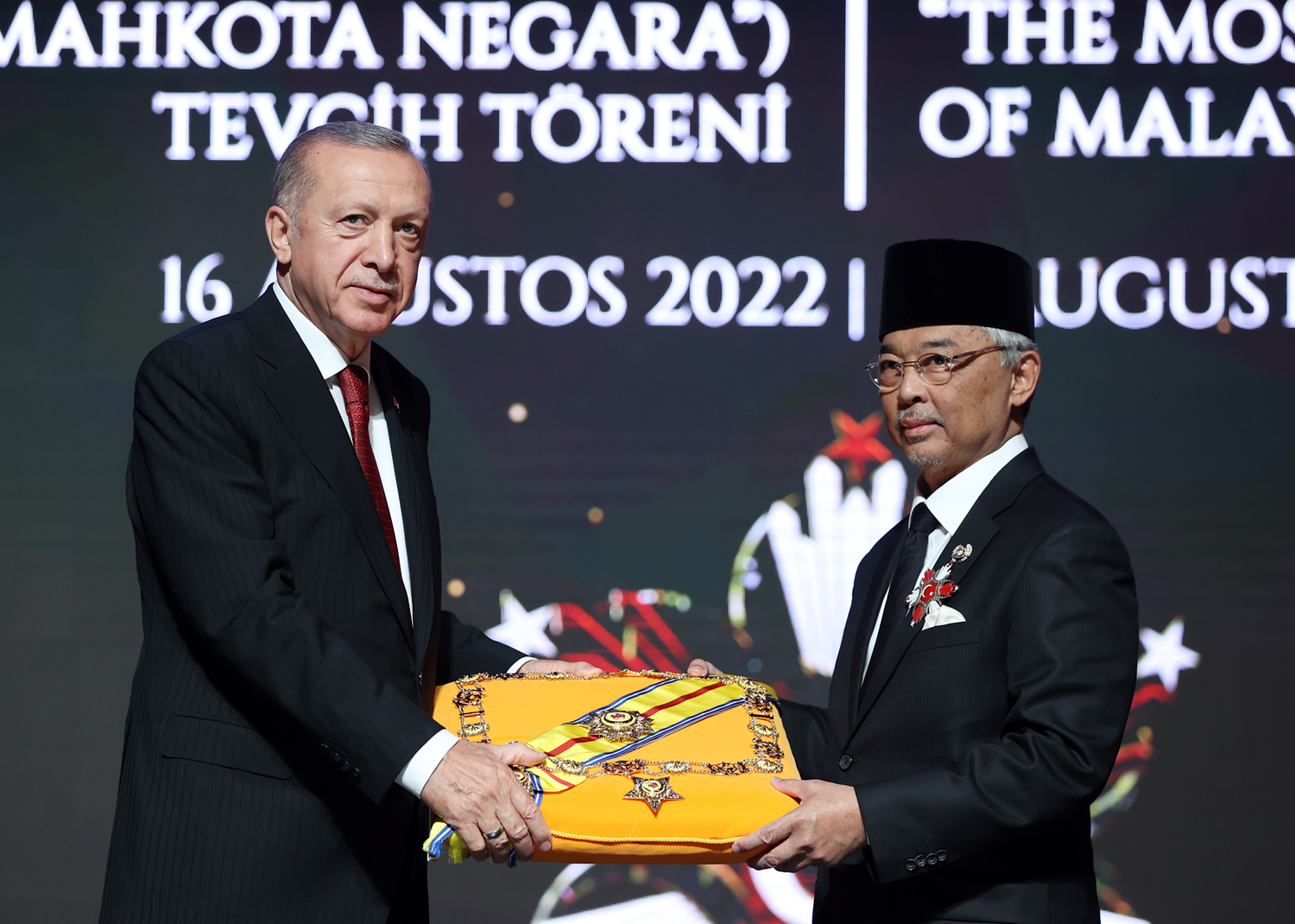 Cumhurba�kan� Erdo�an, Malezya Kral� Abdullah �ah ile Devlet Ni�an� Tevcih T�reni'ne kat�ld�
