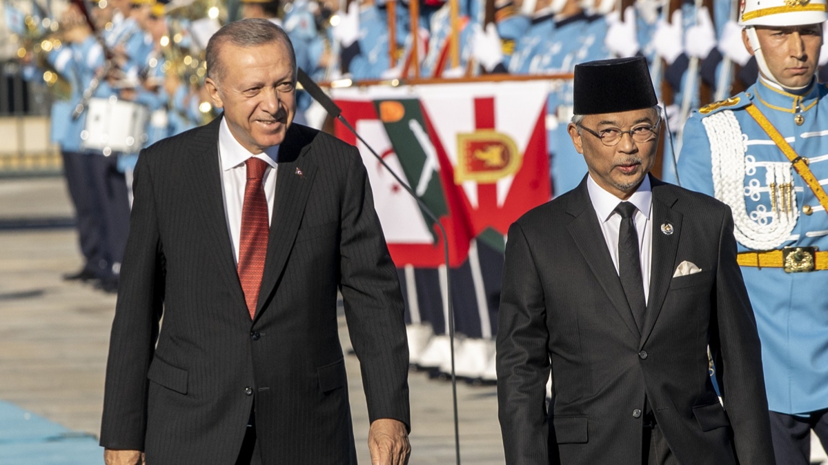 Cumhurbakan Erdoan, Abdullah ah' resmi trenle karlad