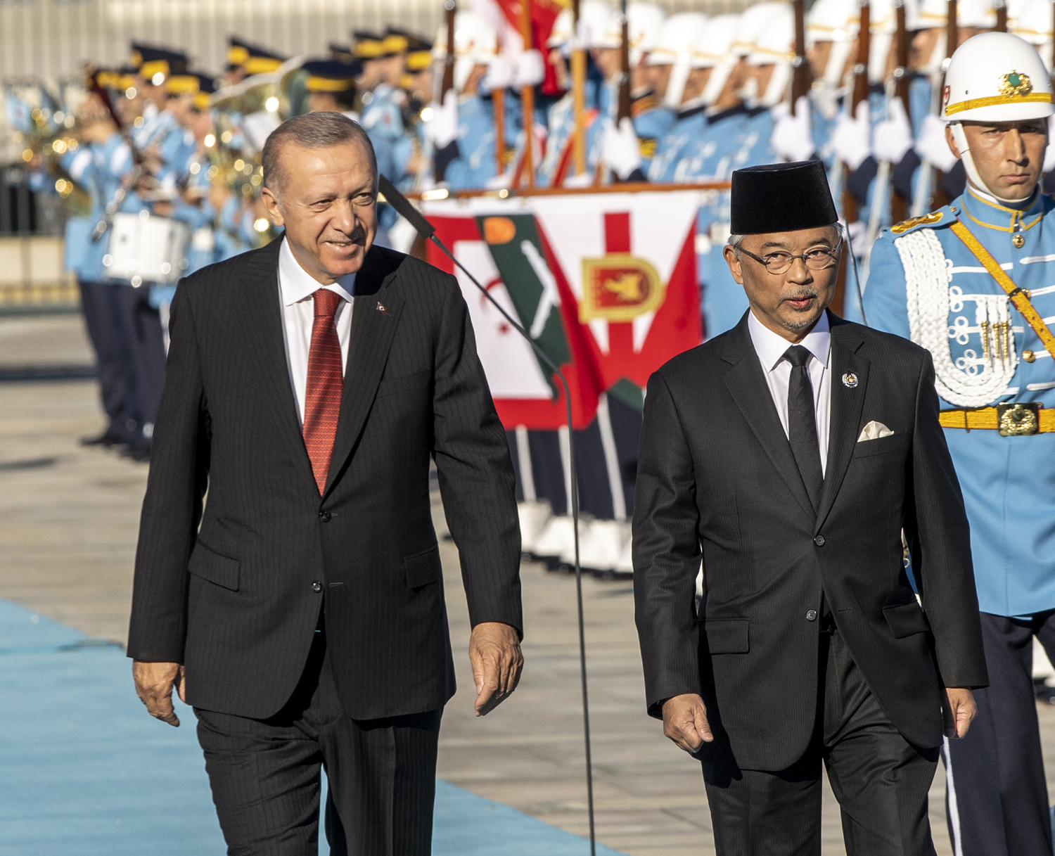 Cumhurba�kan� Erdo�an, Abdullah �ah'� resmi t�renle kar��lad�
