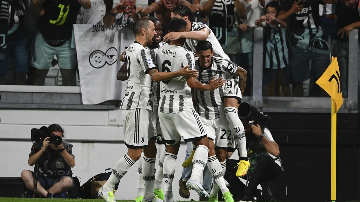 Juventus yeni sezona farkl balad