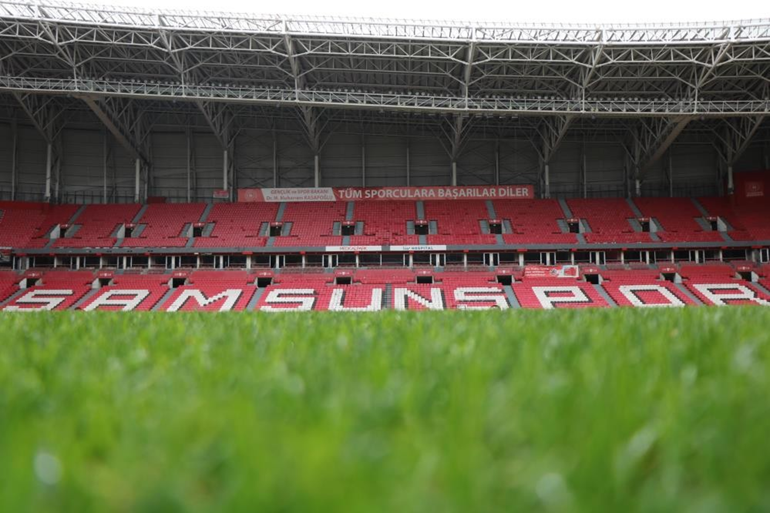 Samsunspor Y�netimi, 19 May�s Stad�'ndaki eksiklikler i�in yetkililerle g�r��t�