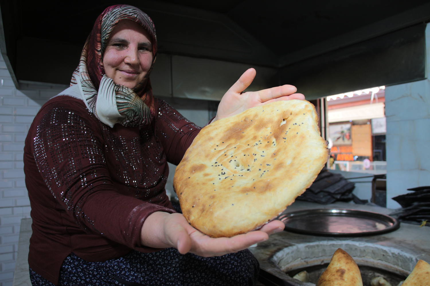 Evinin garaj�nda ba�lad�! 3 �ube a�t�