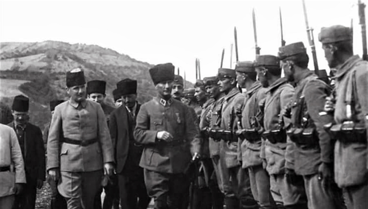 B�y�k Taarruz'un harekat emrini Anadolu Ajans� duyurdu