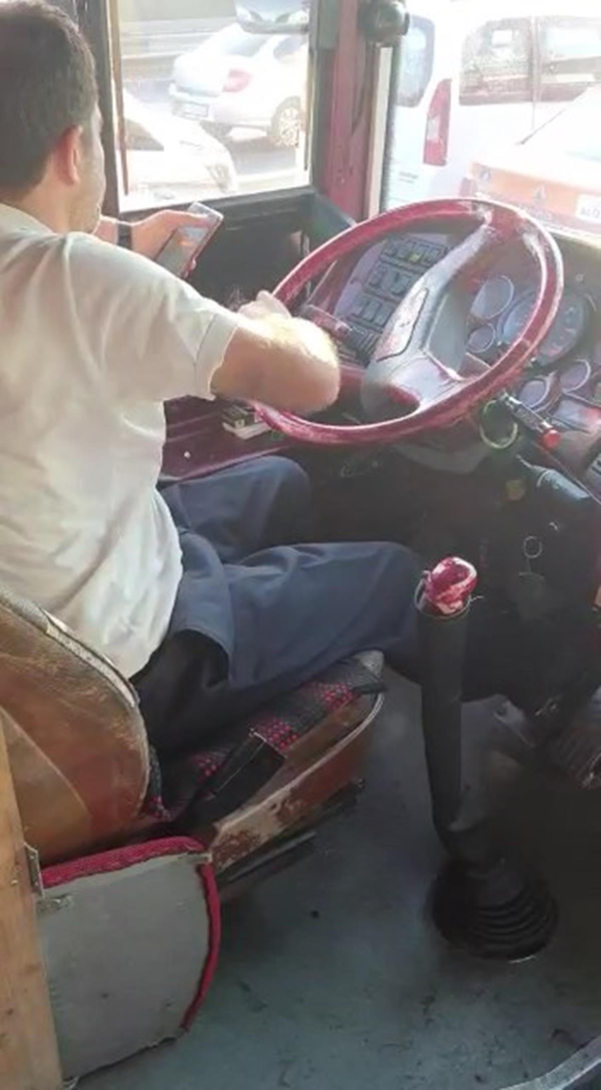 �nan�lmaz olay! �ETT �of�r� direksiyonu yolcuya teslim etti