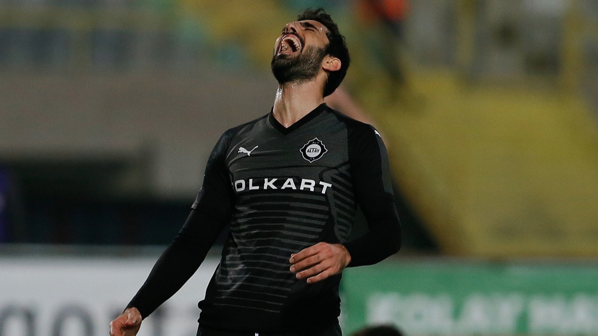 Altay, Gener Cansev'e lisans karamad