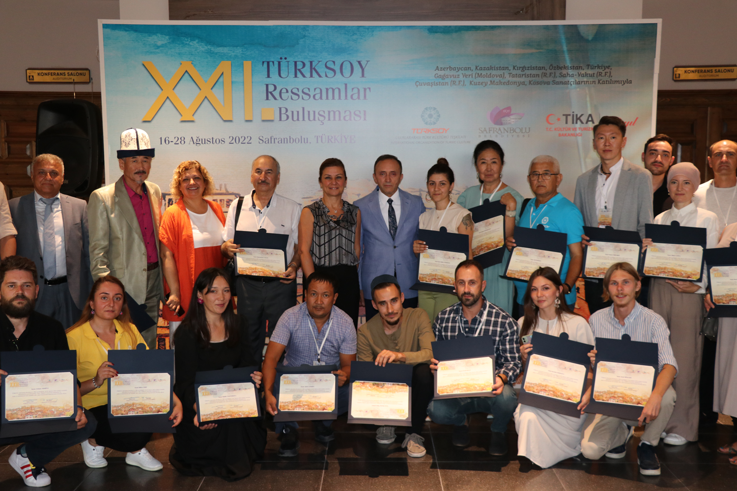 Karab�k'te 'T�RKSOY 22. Ressamlar Bulu�mas�' sergisi a��ld�