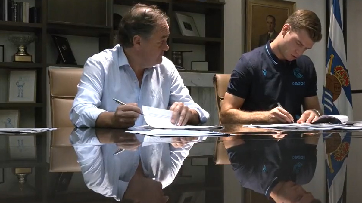 Alexander S�rloth imzay� att�! ��te yeni tak�m�...