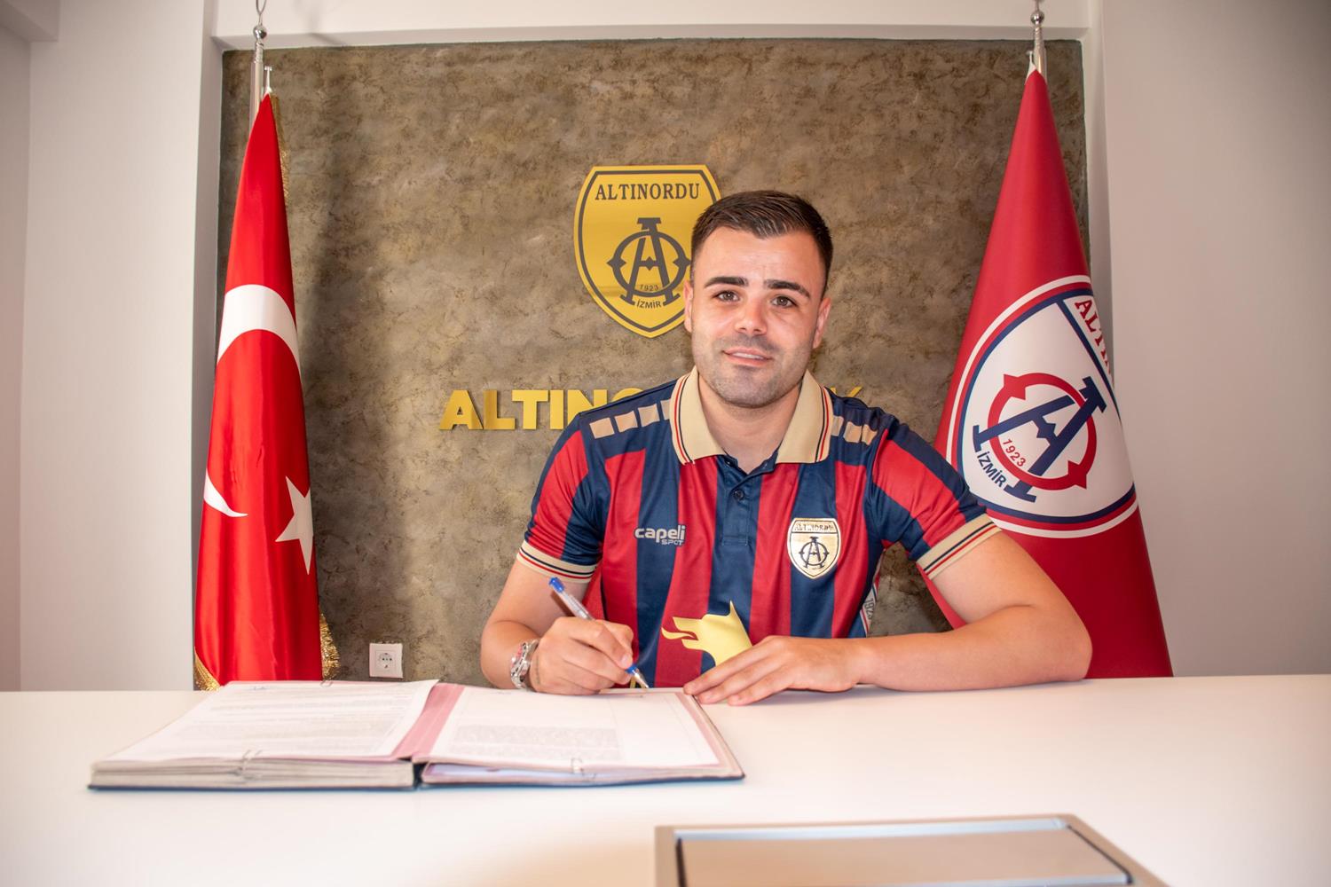 Hasan H�seyin Acar, Alt�nordu'ya transfer oldu