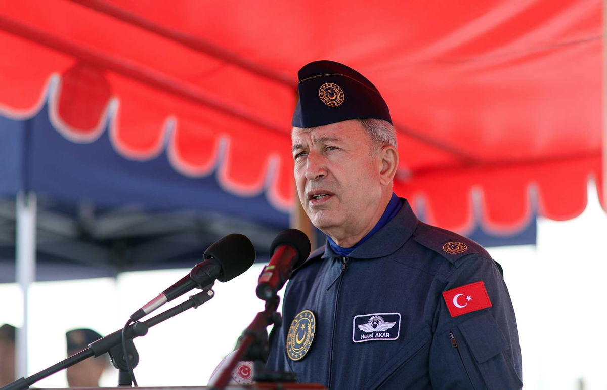 Bakan Akar'dan S-300 tacizi sonras� Yunanistan'a tarihi uyar�