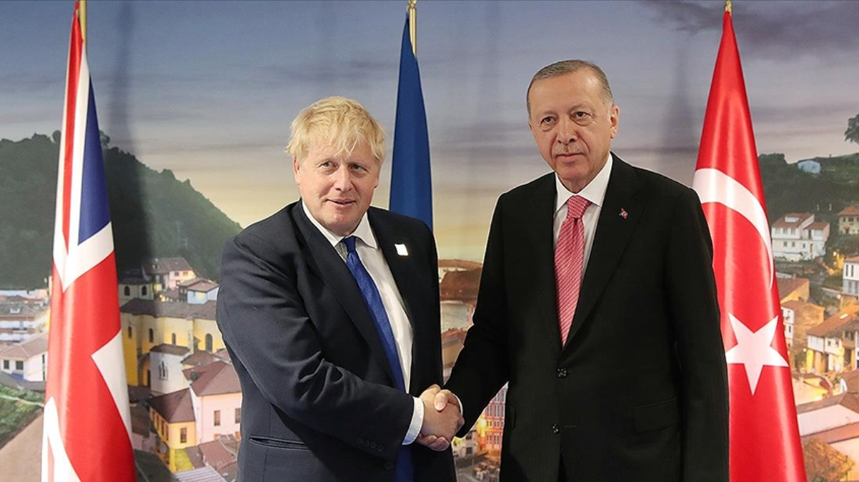 T�rkiye'nin tarihi ba�ar�s�na at�fta bulundu: Cumhurba�kan� Erdo�an'� tebrik ederim