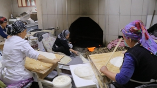 Kadınlar omuz omuza verdi, el emeklerine değer kattı