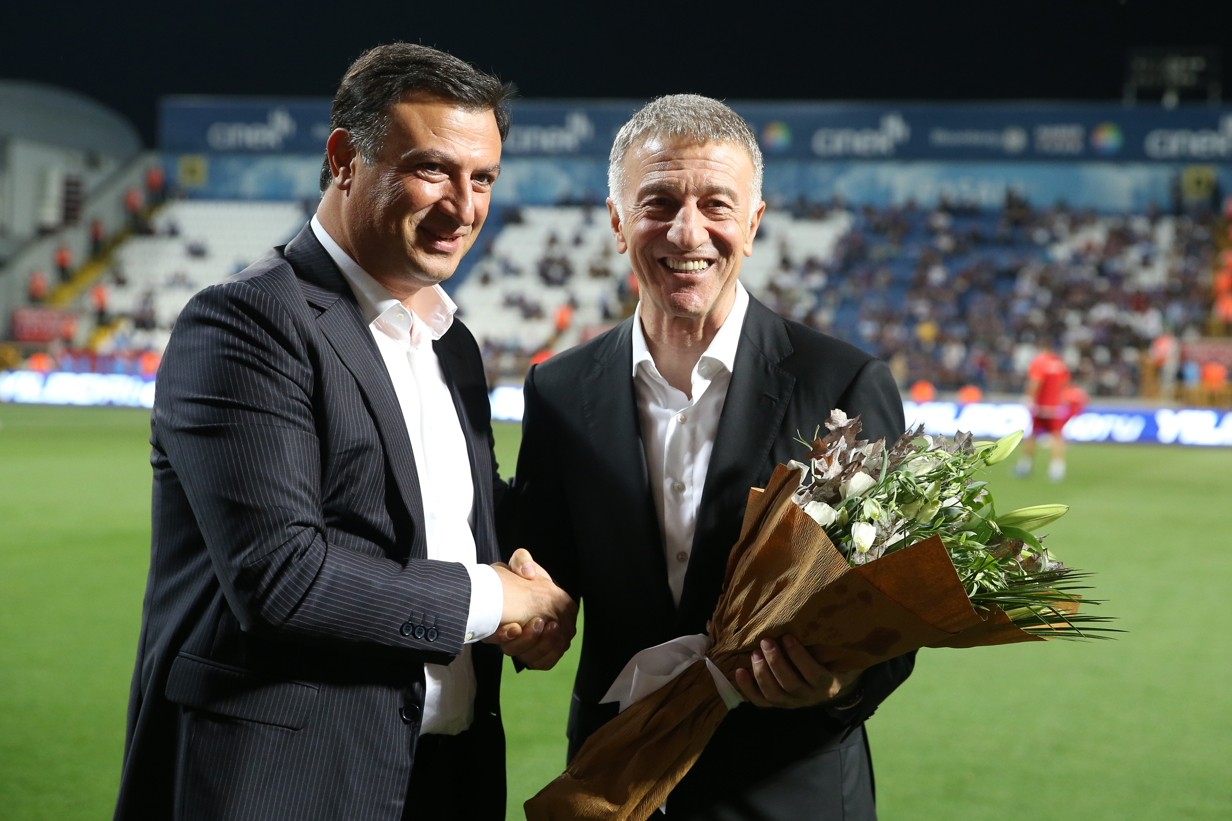 Ahmet A�ao�lu: Camialar aras� gerginlik had safhada