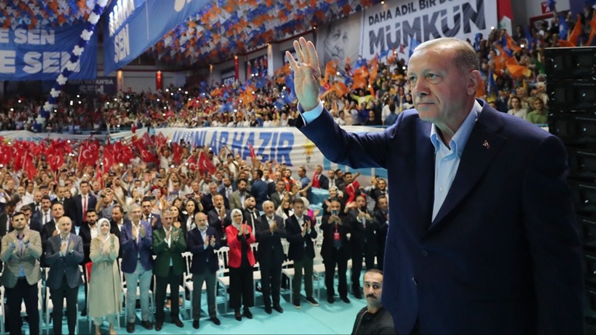 Bakan Erdoan: Bu cennet vatan mstevlilerin siyaset mhendisliklerine teslim edemeyiz