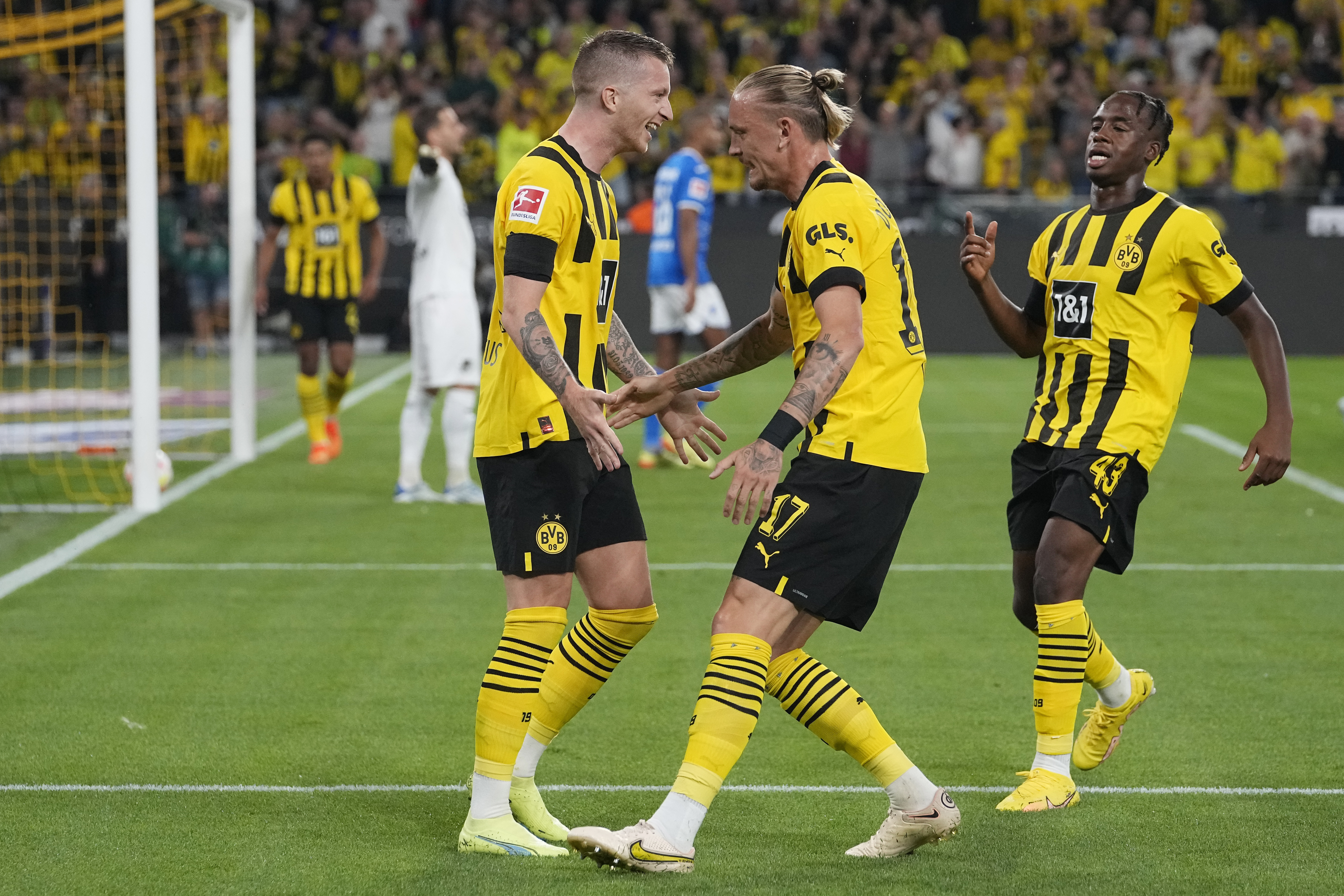 Borussia Dortmund 3 puan� tek golle ald�