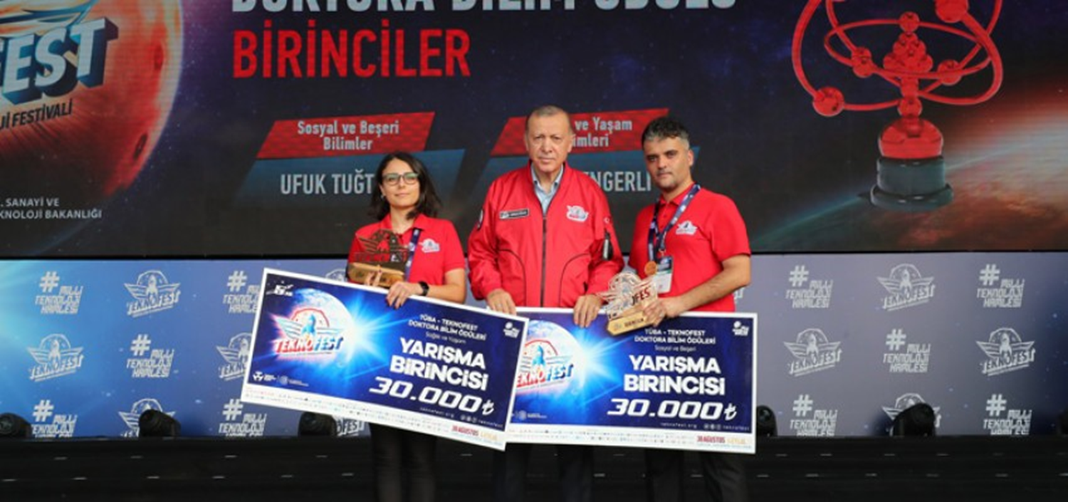 Anadolu �niversitesi bu sene de birinci