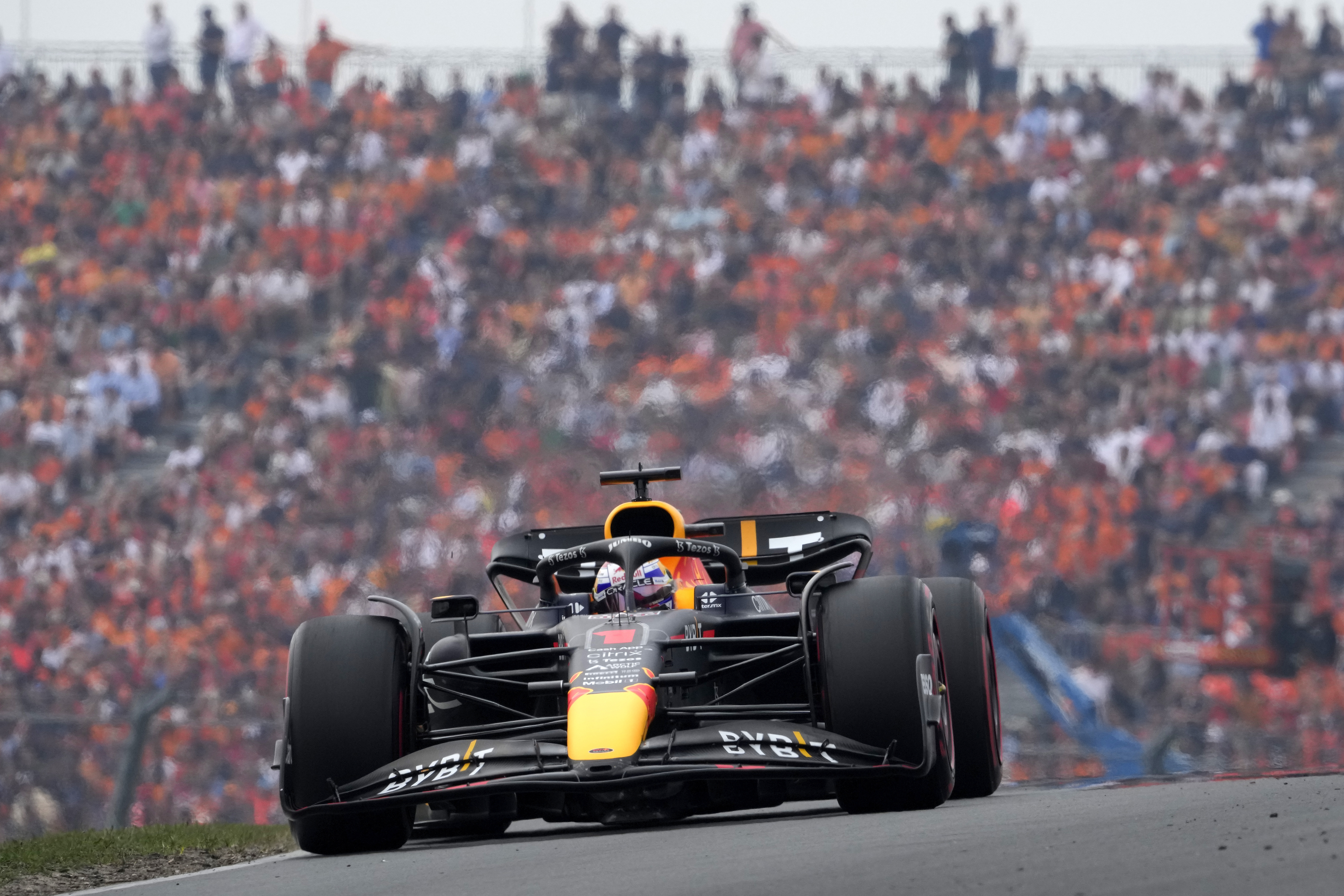Max Verstappen, F1 Hollanda Grand Prix'sinde zafere ula�t�