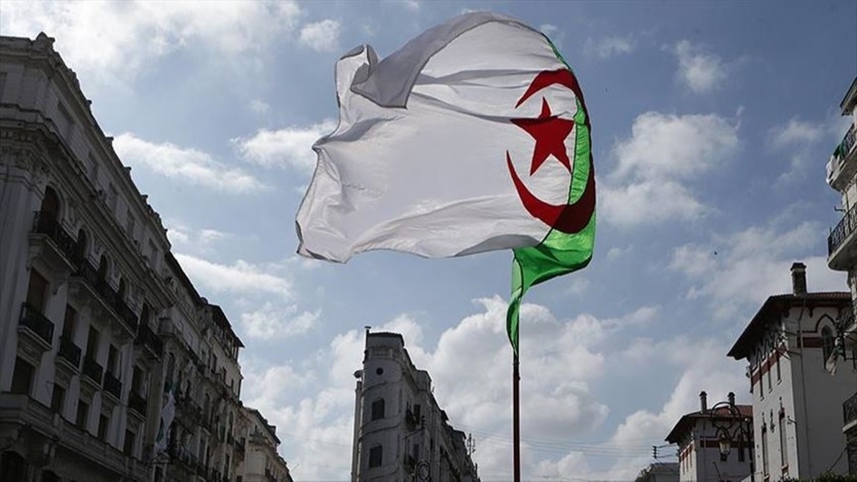 Esed rejimine Cezayir engeli!