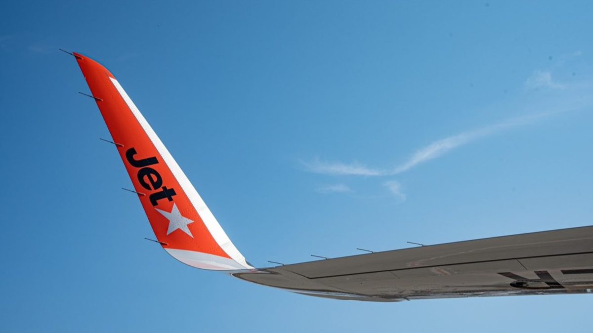Avustralyal hava yolu irketi 4 bin yolcudan zr diledi