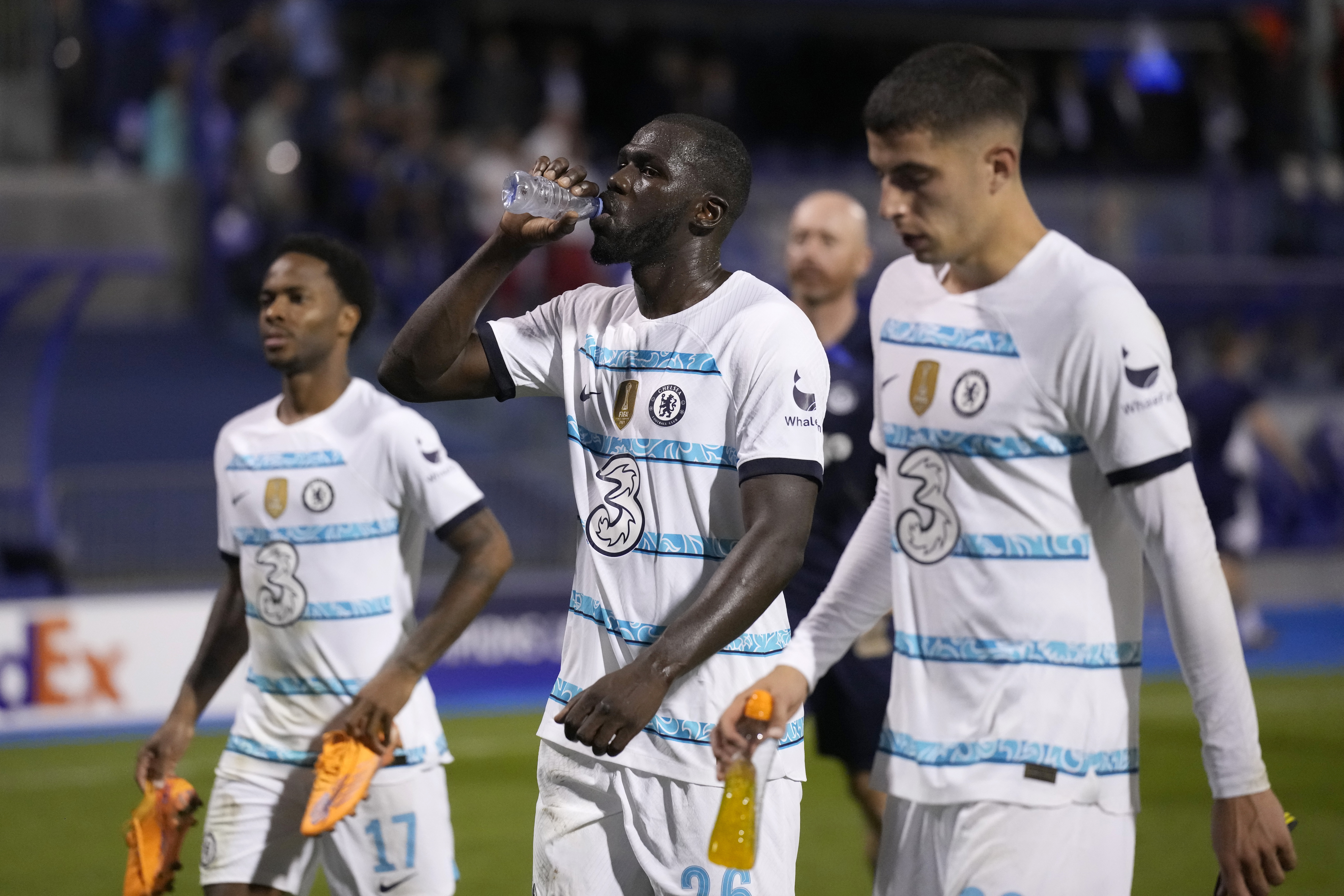 Chelsea gruplara yenilgiyle ba�lad�