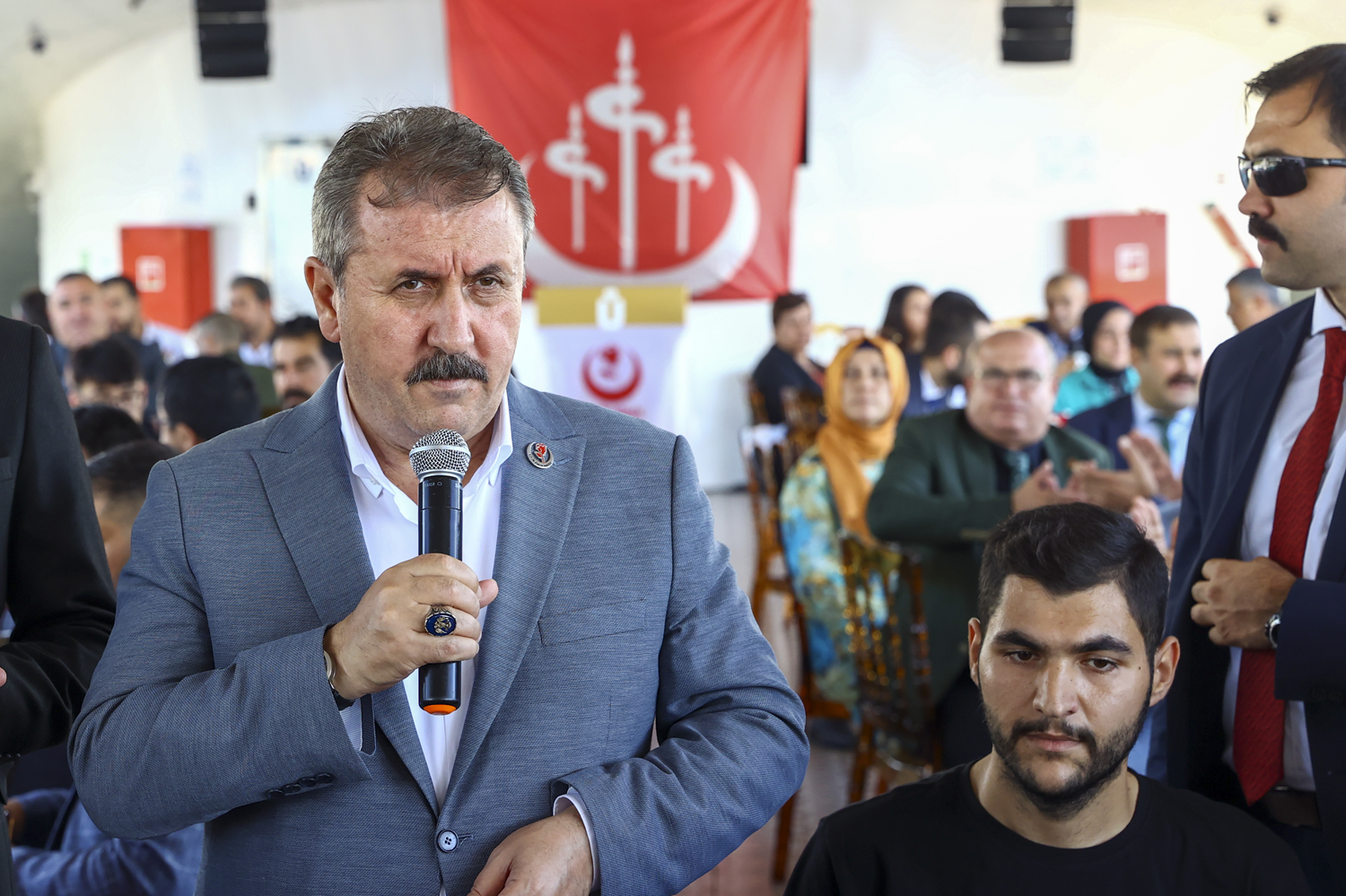 BBP'li Destici'den Tun� Soyer'e tepki: Herkes nesline, cinsine �ekiyor