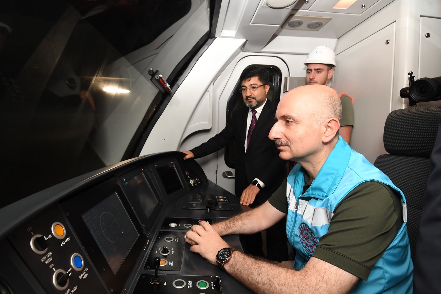 Bakan Karaismailo�lu m�jdeyi verdi: �n�allah ekim ay� i�erisinde milletimizin hizmetine sunaca��z