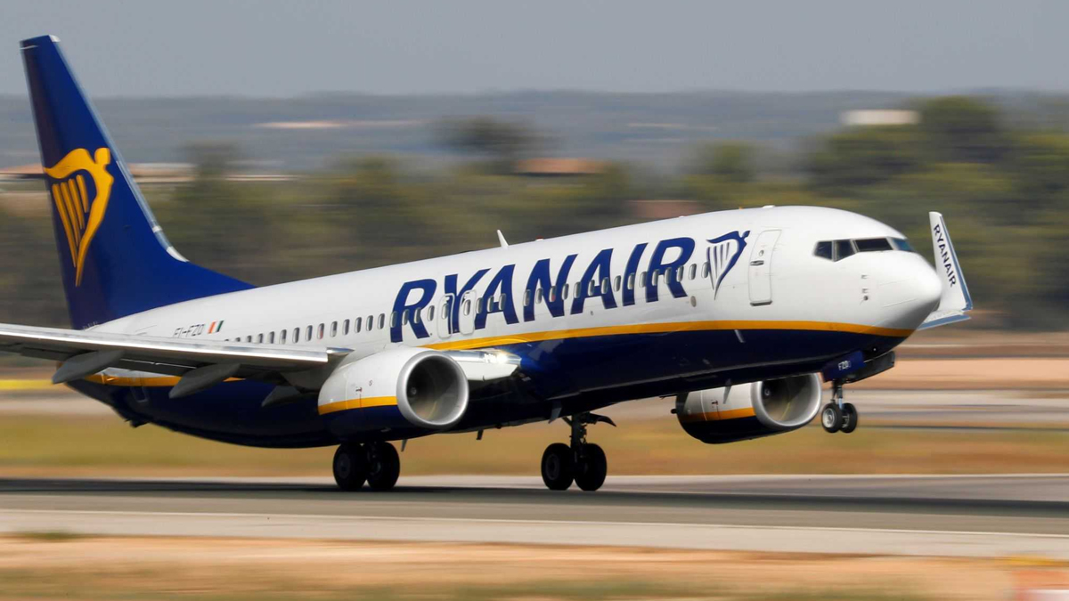 Ryanair, baz� u�u�lar�n� iptal etti