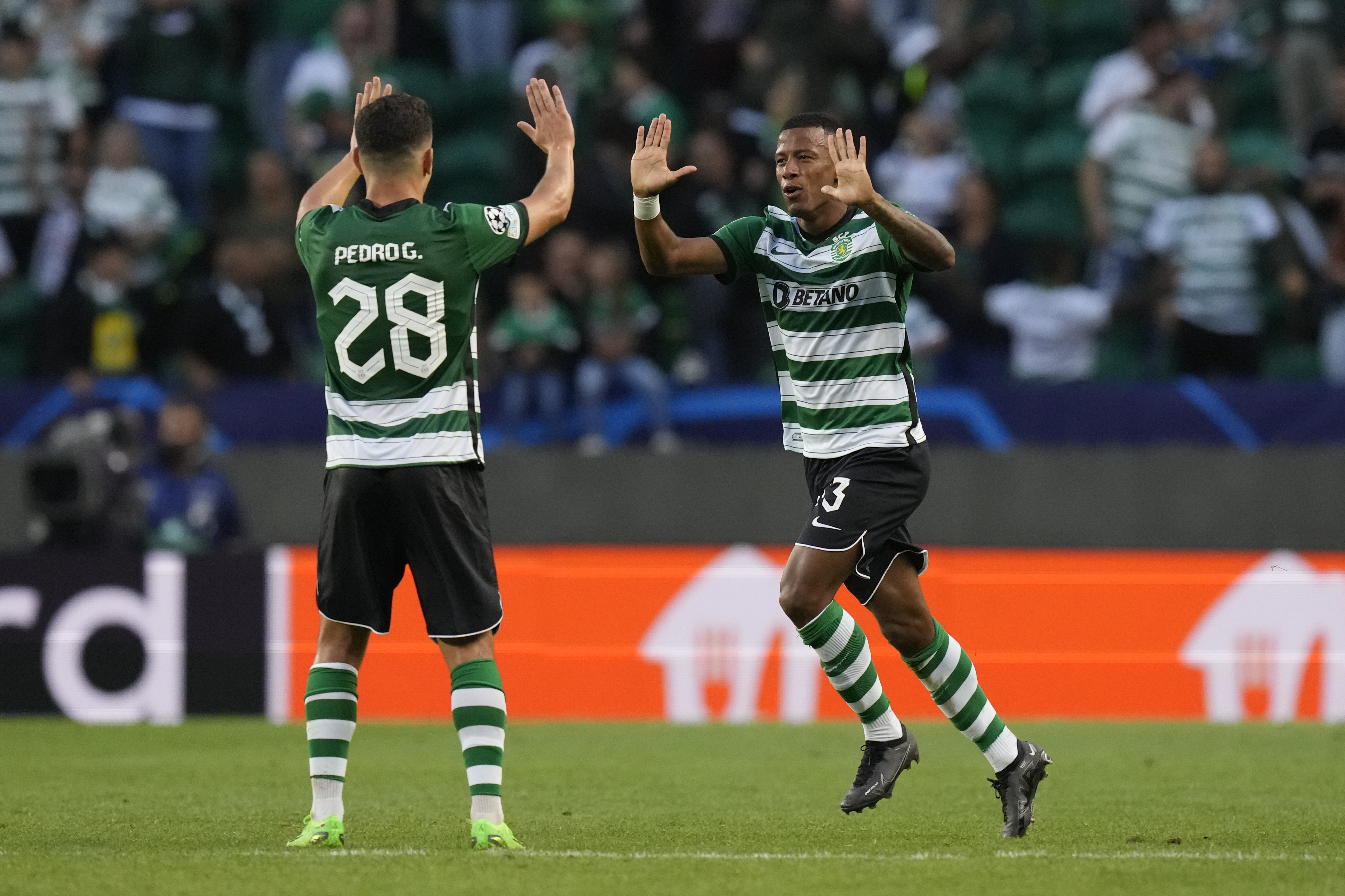 Sporting Lizbon 3 dakikada Tottenham'�n fi�ini �ekti