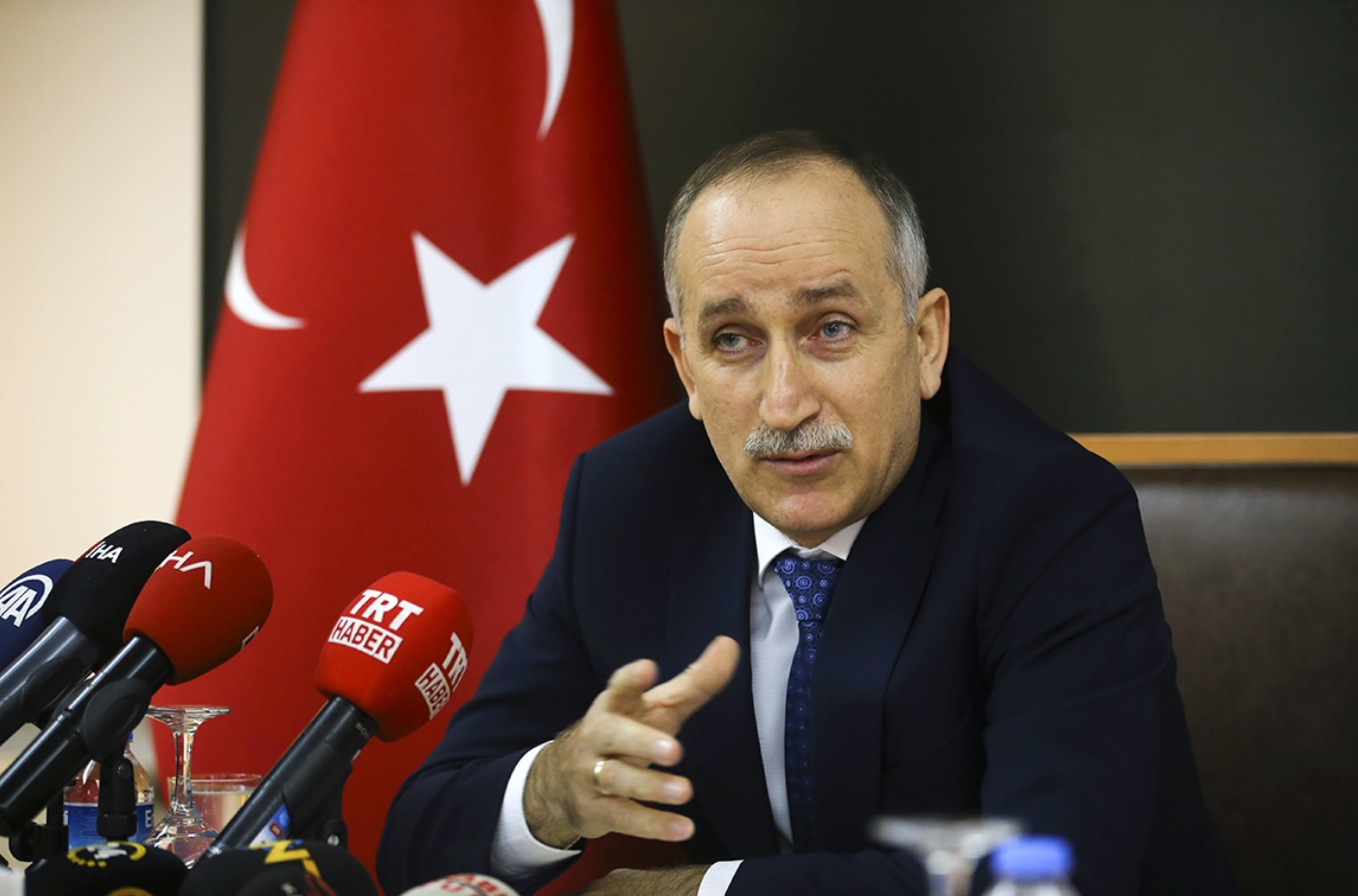 TOK� Ba�kan� Bulut, cumhuriyet tarihinin en b�y�k sosyal konut projesi tan�t�m�nda konu�tu