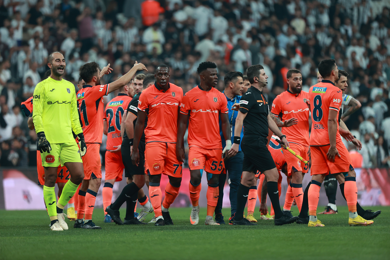 Ba�ak�ehir - Fiorentina ma�� hangi kanalda?