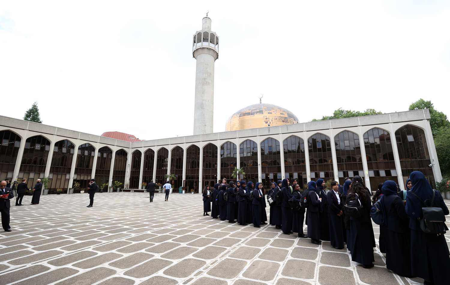 Londra Merkez Camisi'nde Krali�e 2. Elizabeth i�in anma t�reni