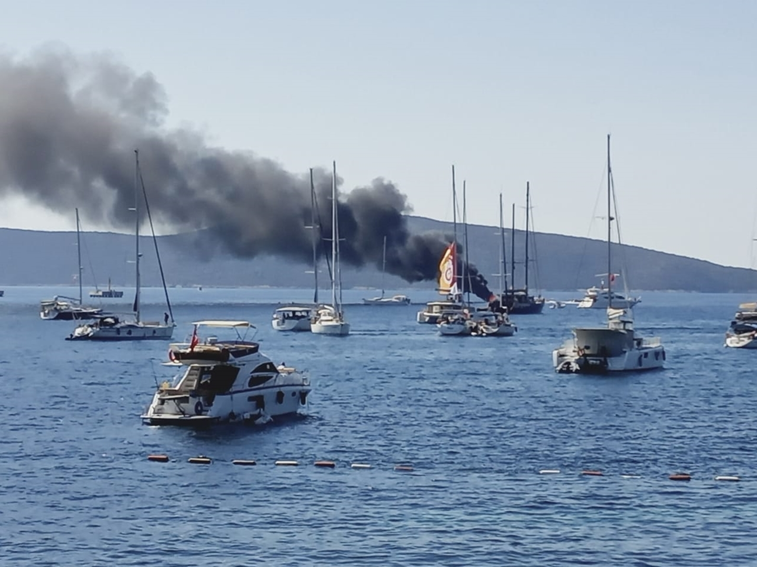 Bodrum'da tekne yang�n�