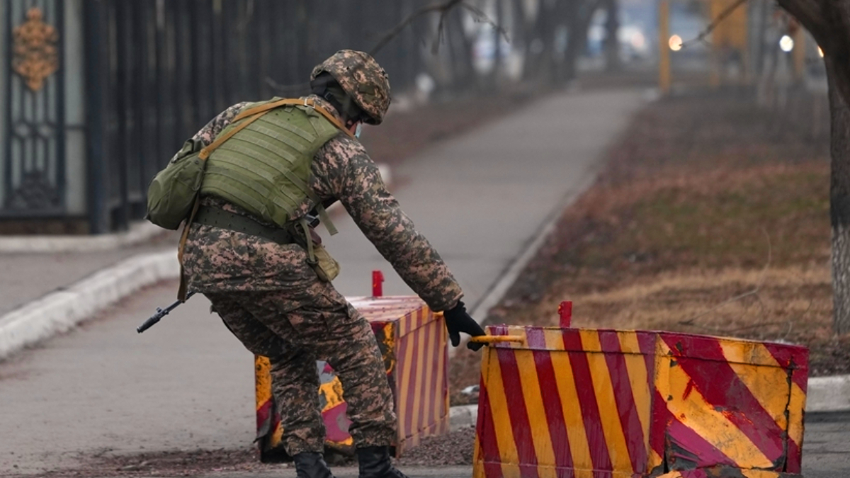 �ki �lke anla�t�! S�n�rda ate�kes sa�land�