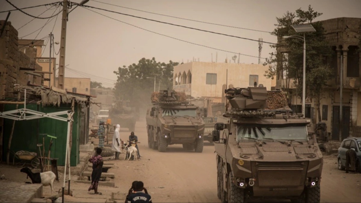 Mali'de casusluk operasyonu: 2 Fransz askeri diplomat gzaltna alnd