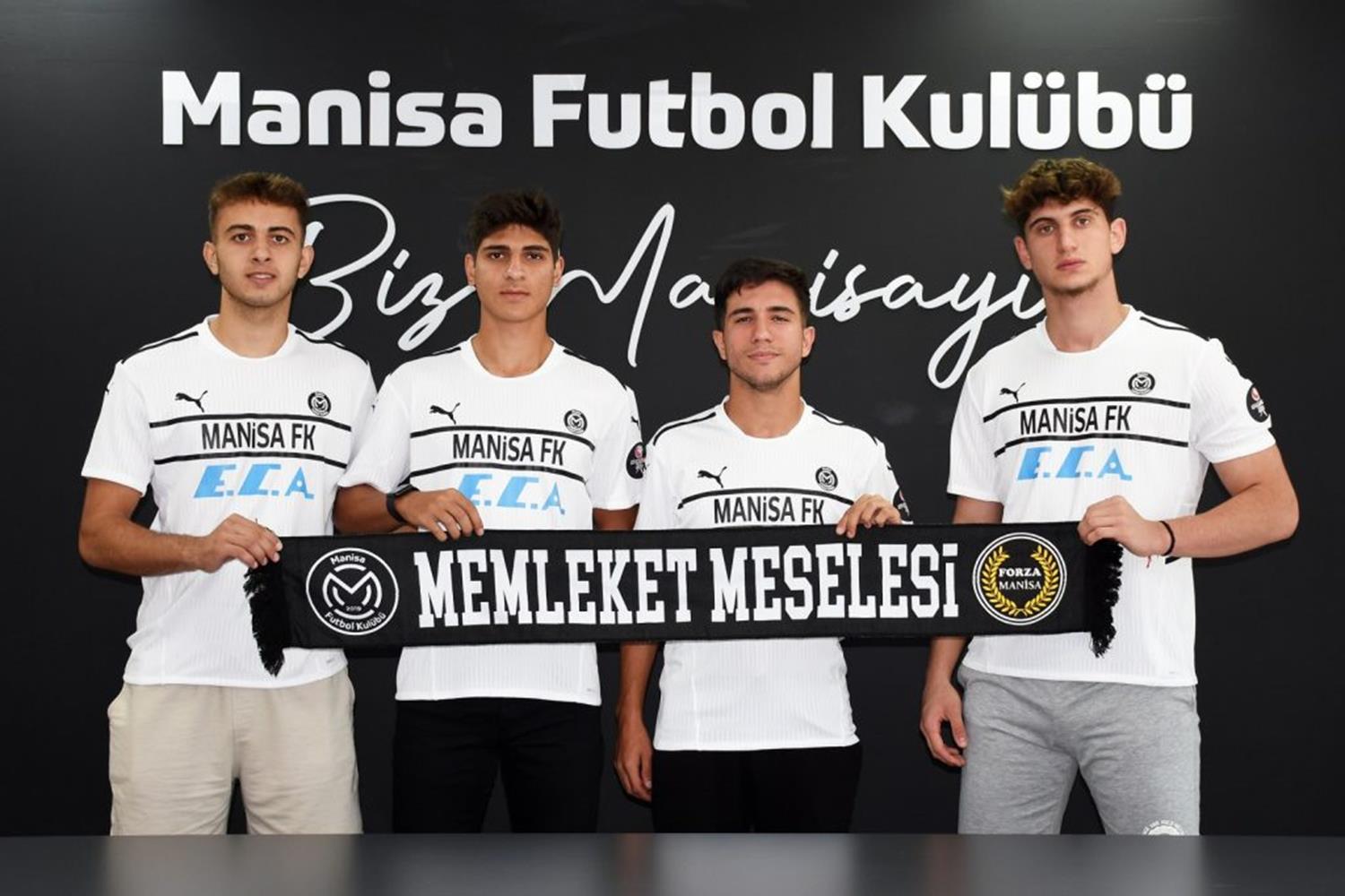 Manisa FK'da 4 imza birden