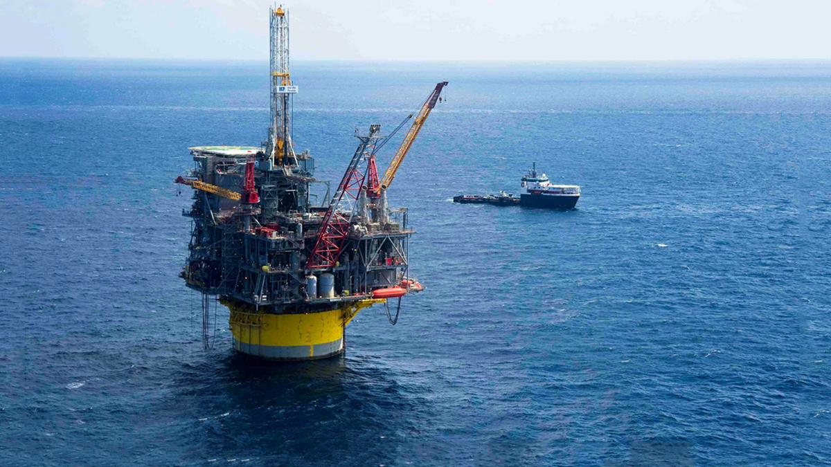 Petrol f��k�r�yor! Tam 641 bin varile ula��ld�