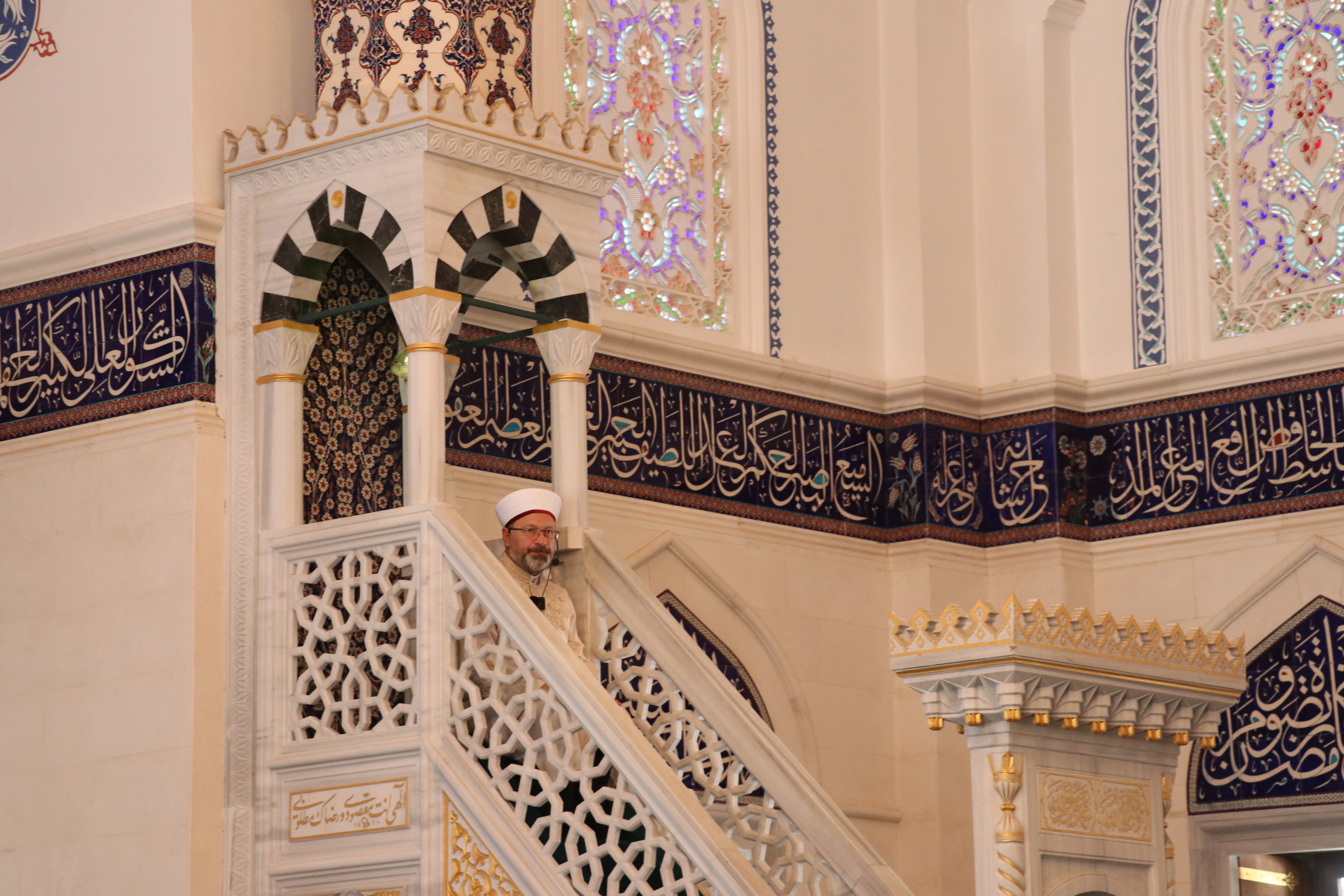 Japonya'da konu�an Diyanet ��leri Ba�kan� Erba�: M�sl�man gen�lik, sizler buradaki toplumun gelece�isiniz