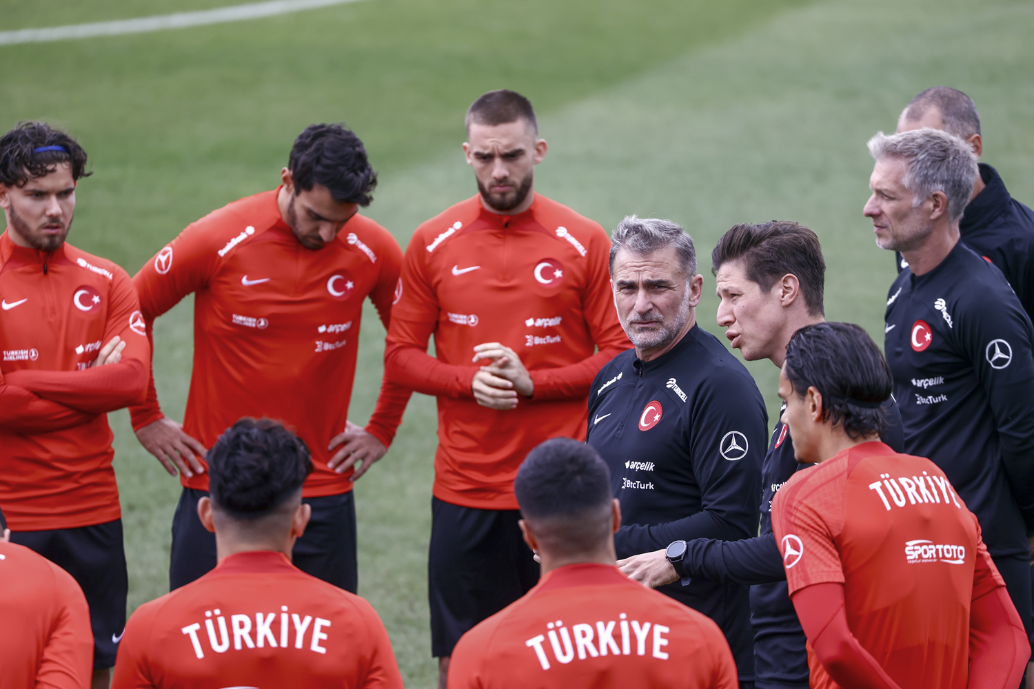 A Milli Tak�m'�n antrenman�nda tek eksik