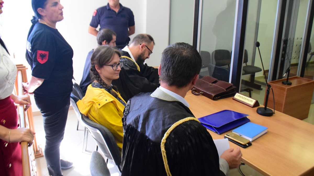 Arnavutluk'ta askeri tesise girmeye alan 3 yabancnn tutukluluu onayland